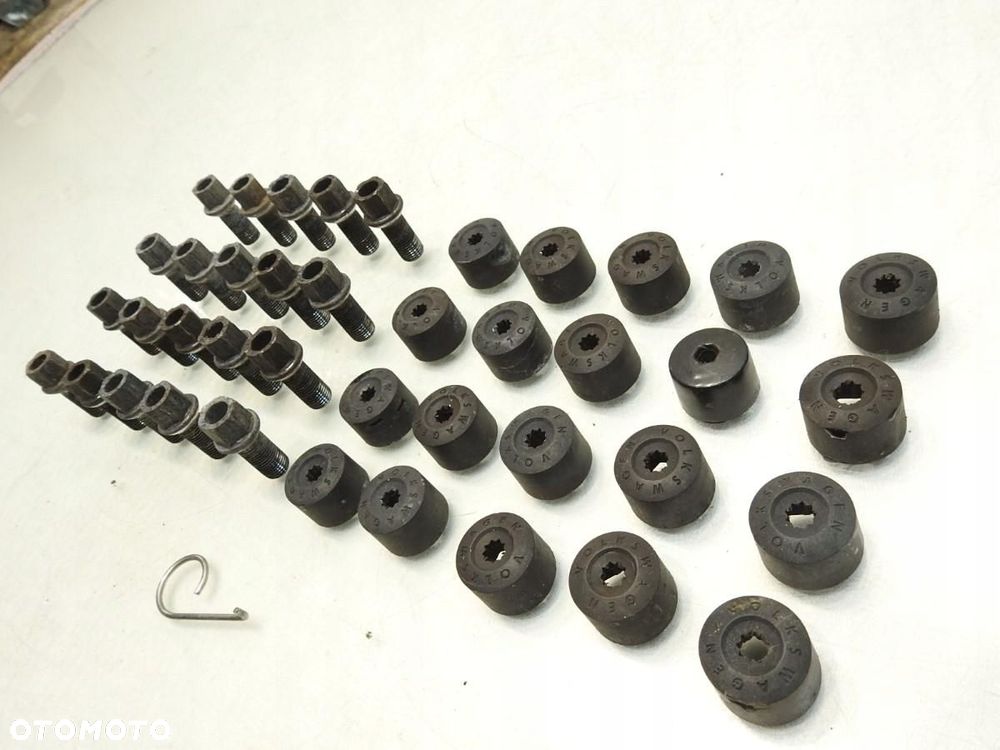 ŚRUBA ŚRUBY KÓŁ VW PASSAT B6 - 3