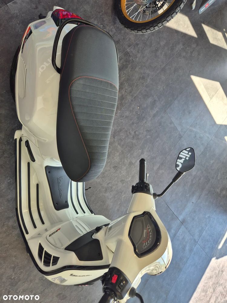 Vespa GTS - 10