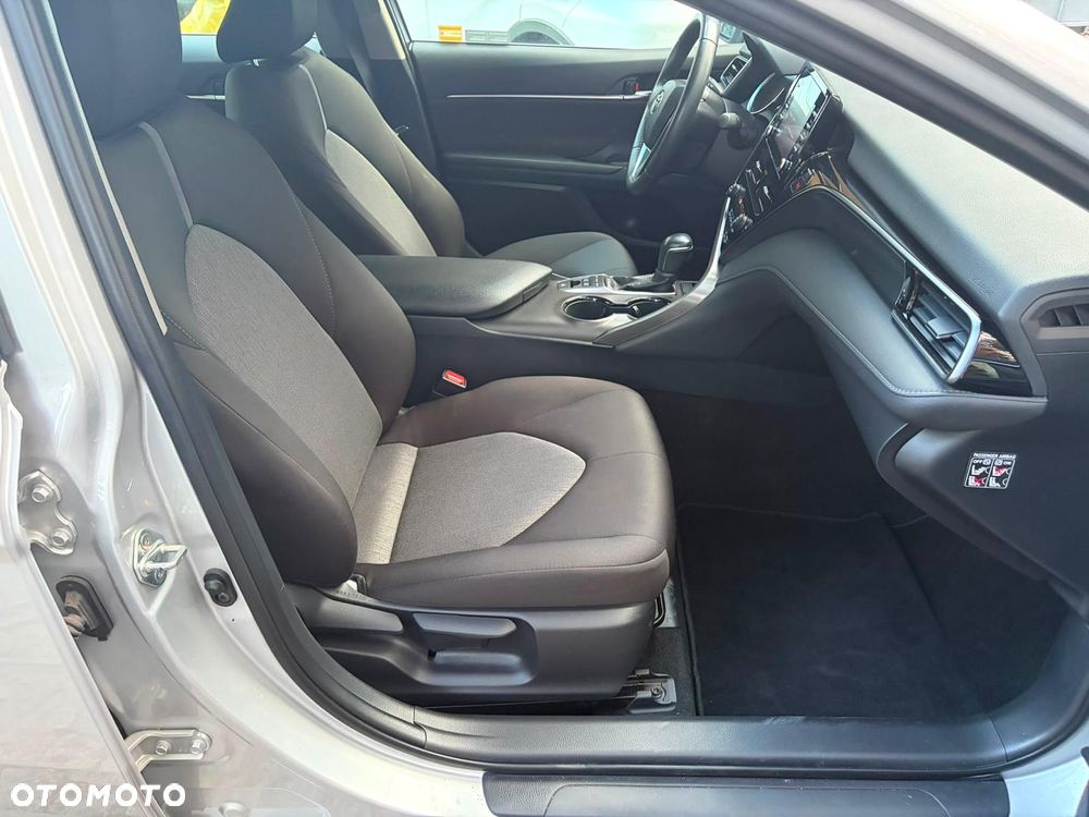 Toyota Camry 2.5 Hybrid Comfort CVT - 16