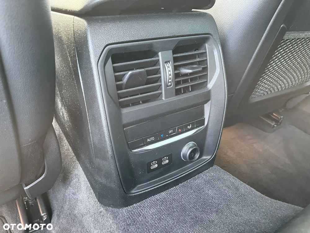 BMW Seria 3 318d M Sport - 24