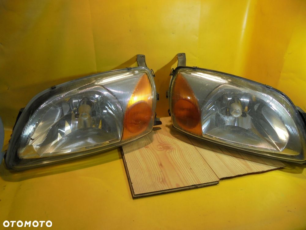 LAMPA PRAWY LEWY PRZÓD FORD FIESTA IV KOMPLET