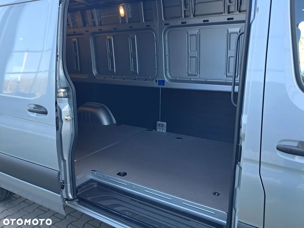 Mercedes-Benz SPRINTER - 15