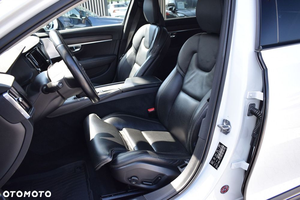 Volvo V90 Cross Country - 26