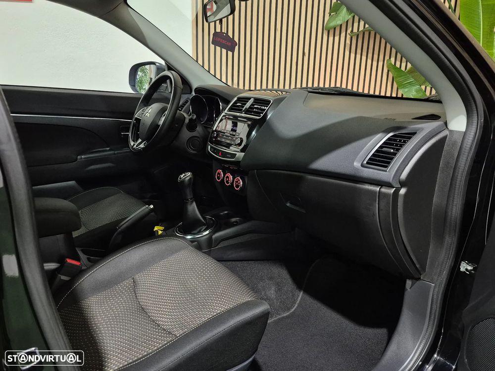 Mitsubishi ASX 1.6 Cross City - 23