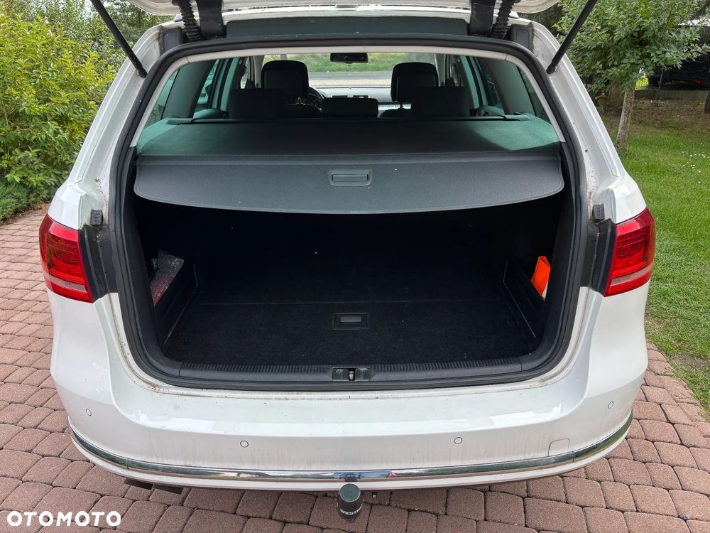 Volkswagen Passat Variant 2.0 TDI DPF Sportline - 29