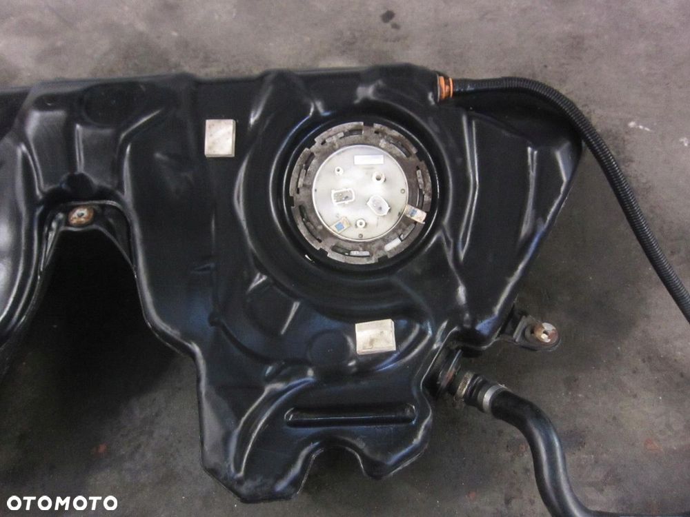 BMW F07 550i 535 F10 F11 F12 F13 BAK PALIWA ZBIORNIK POMPKA 7268031 7206421 - 4