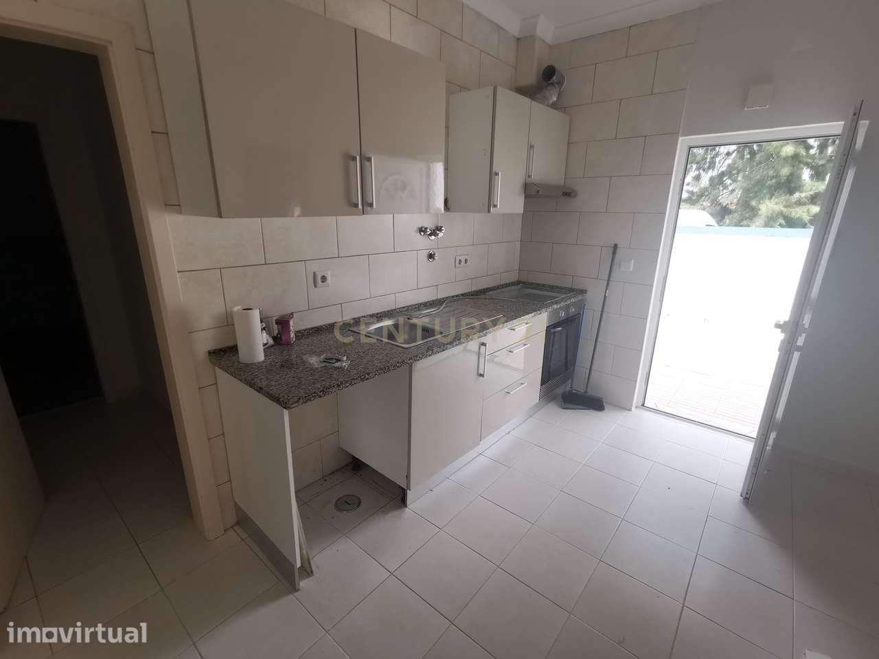 Apartamento T1 R/C com quintal - Charneca da Caparica - Grande imagem: 3/11