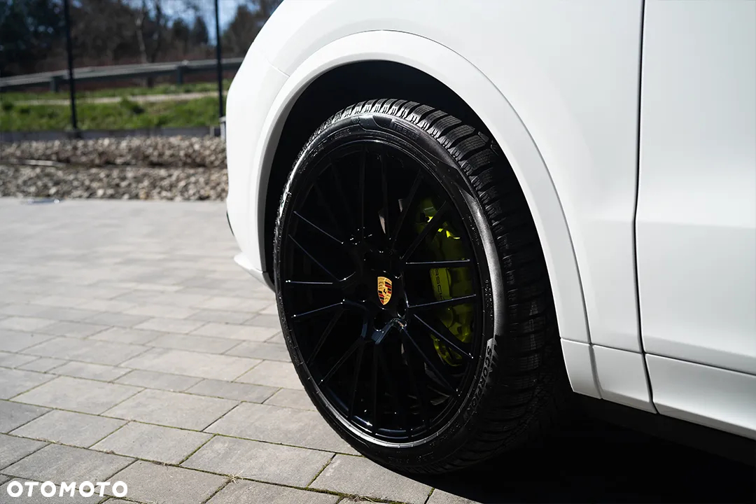 Porsche Cayenne Coupe Platinum Edition - 8