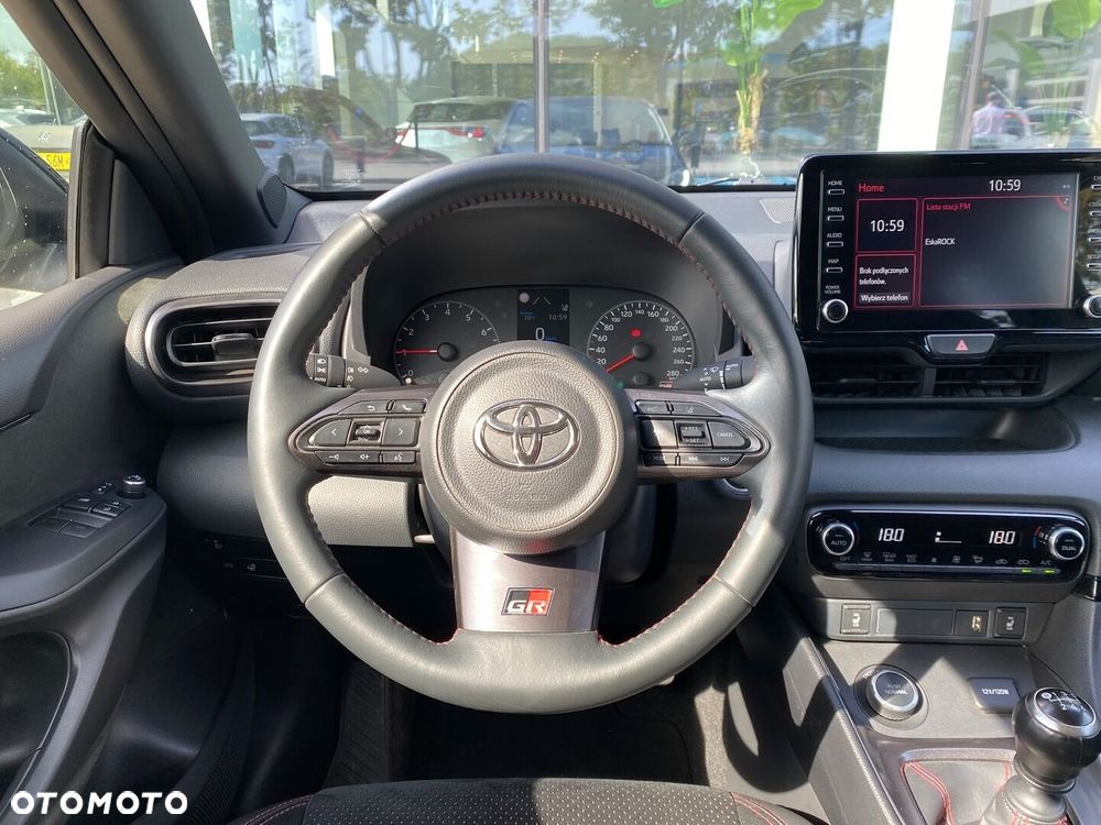 Toyota Yaris - 13