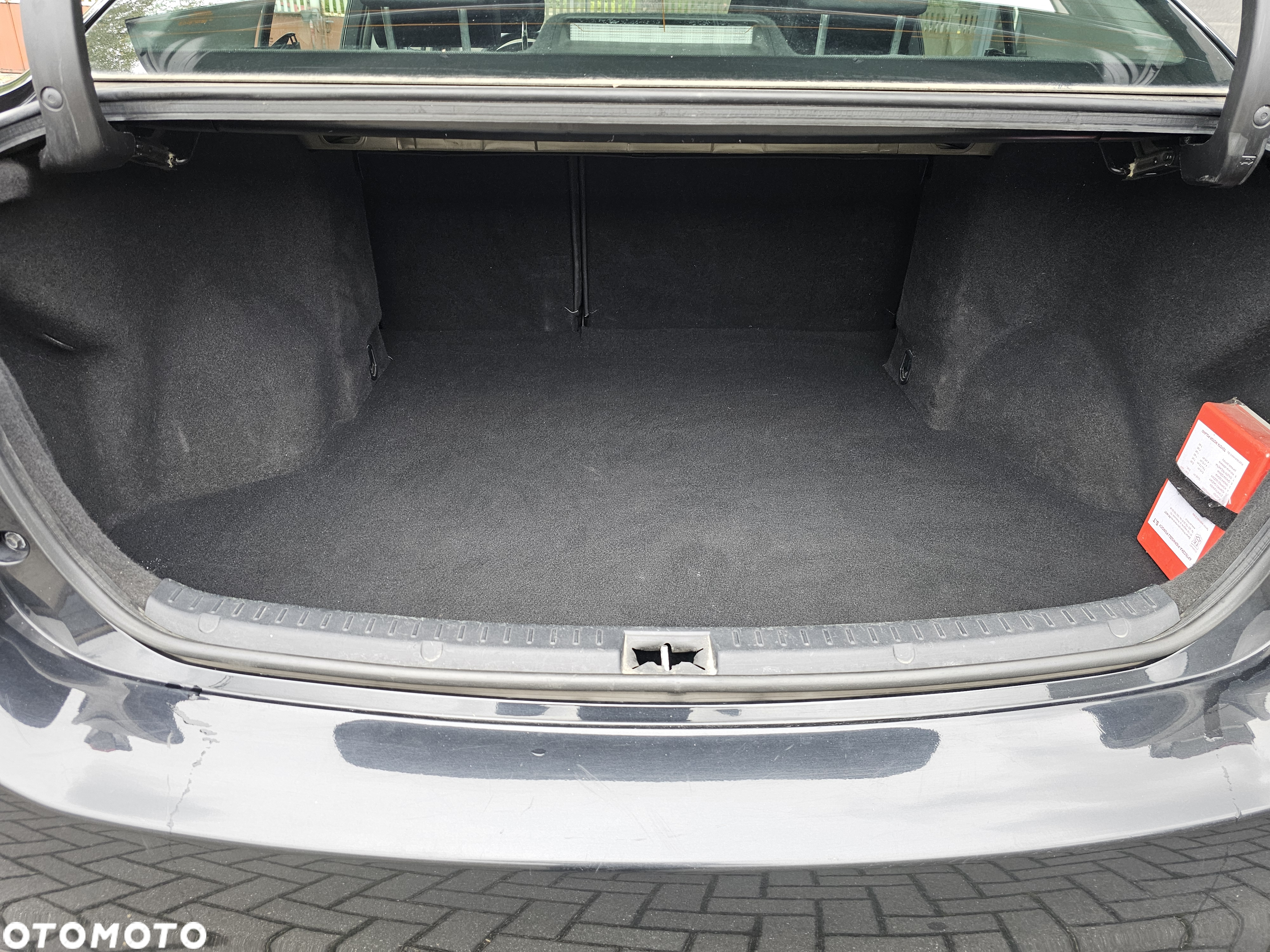 Toyota Avensis - 12