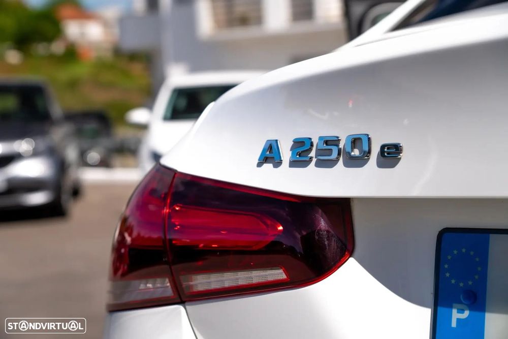 Mercedes-Benz A 250 Limousine e 8G-DCT AMG Line - 15