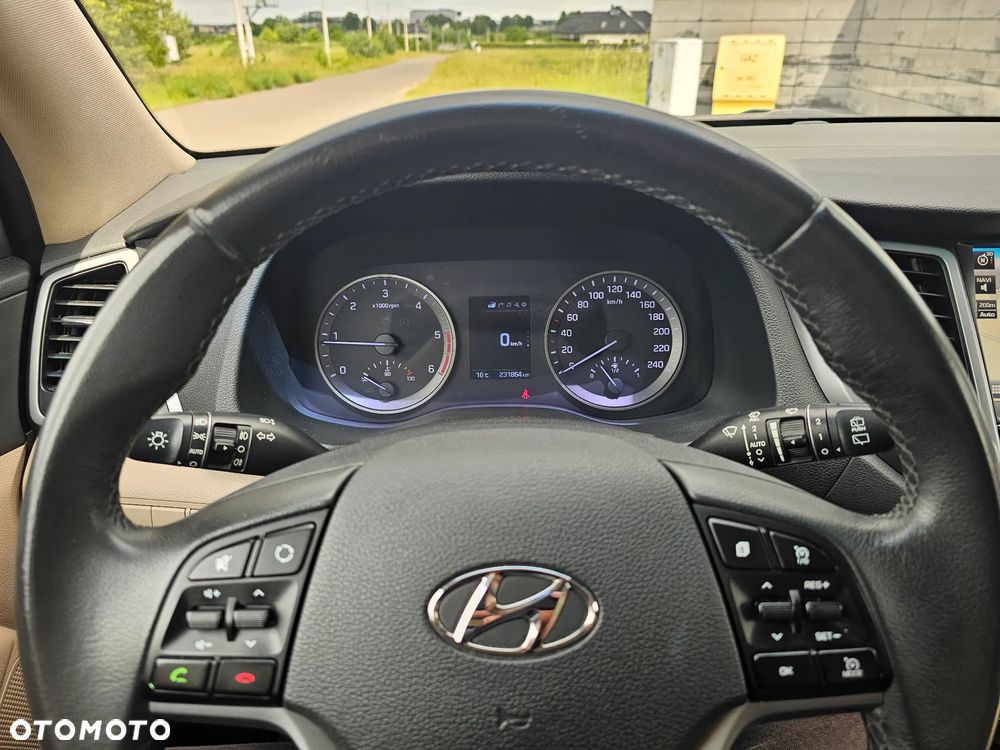 Hyundai Tucson 1.7 CRDI BlueDrive Style 2WD - 15