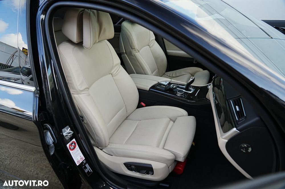 BMW Seria 5 520d xDrive - 22