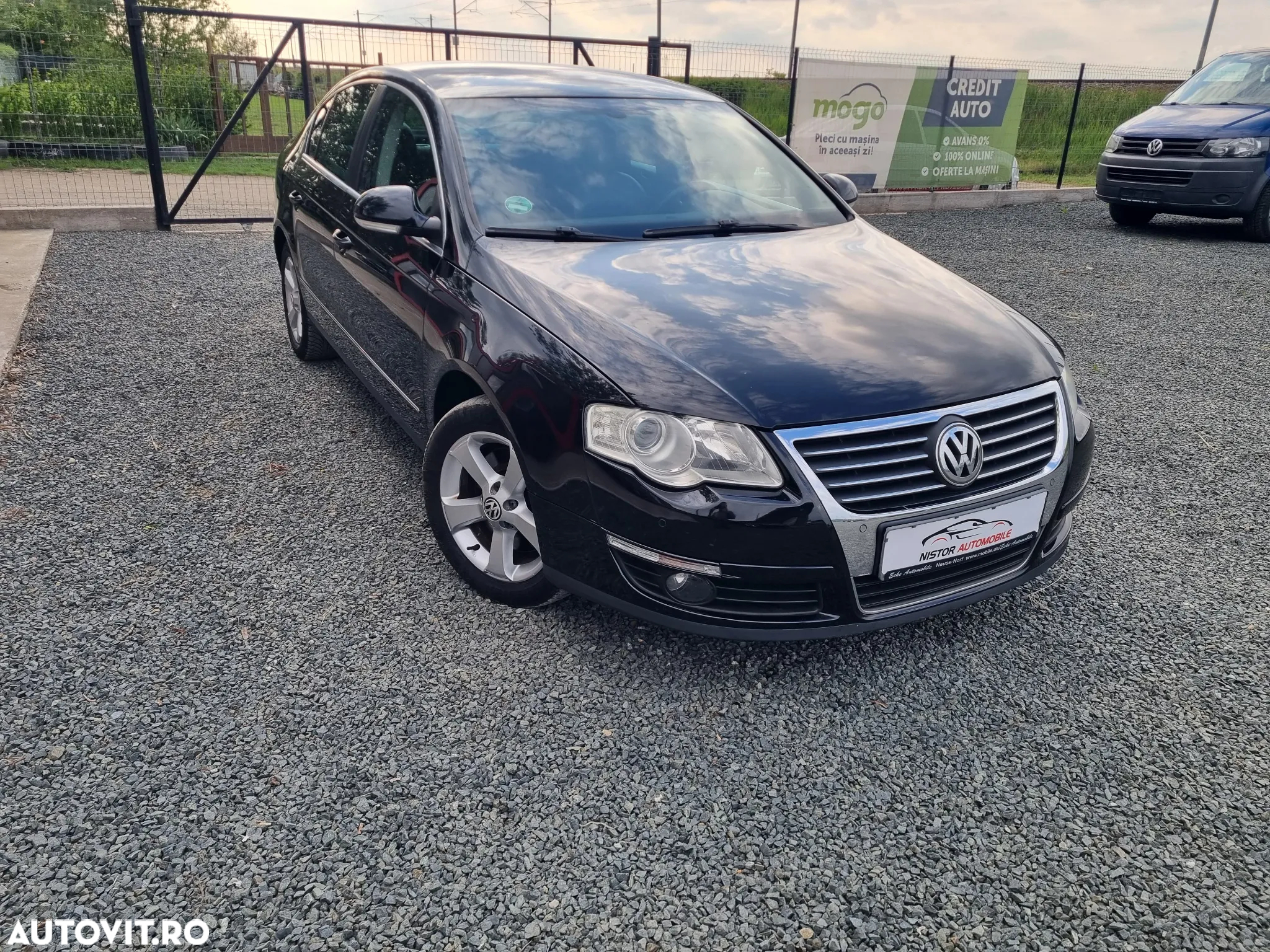 Volkswagen Passat - 2