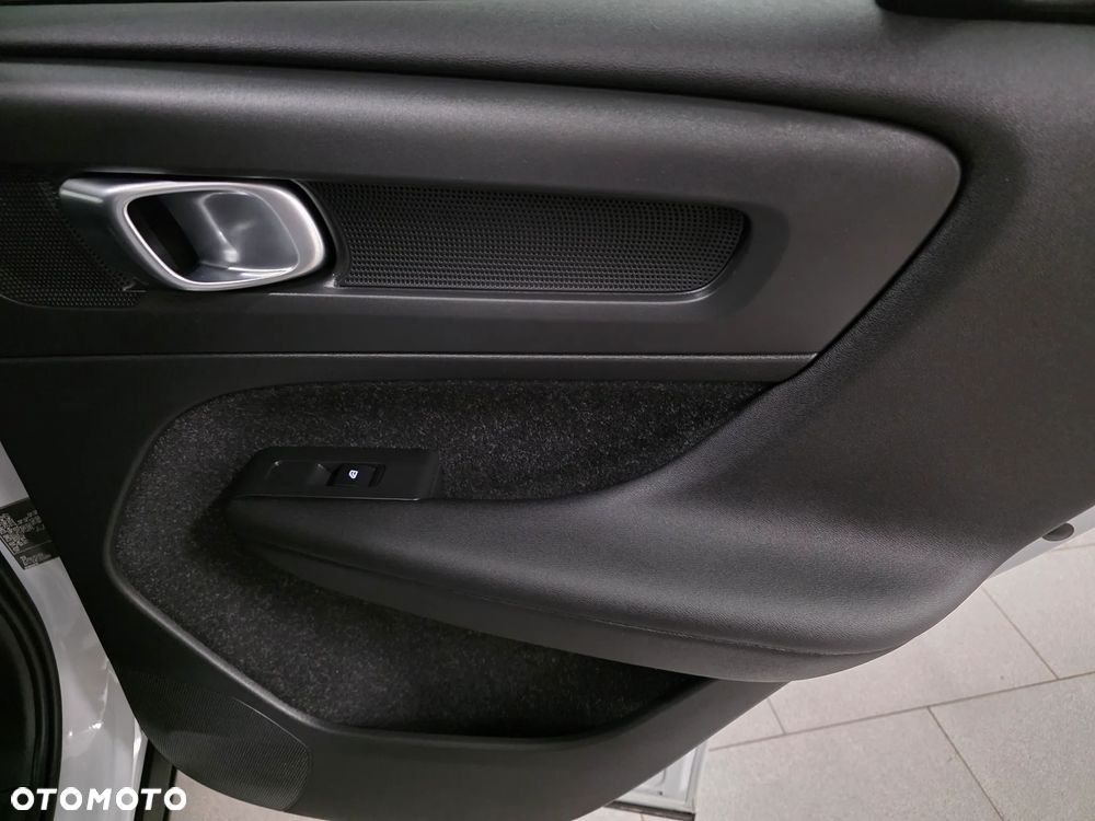 Volvo XC 40 D3 SCR R-Design - 24