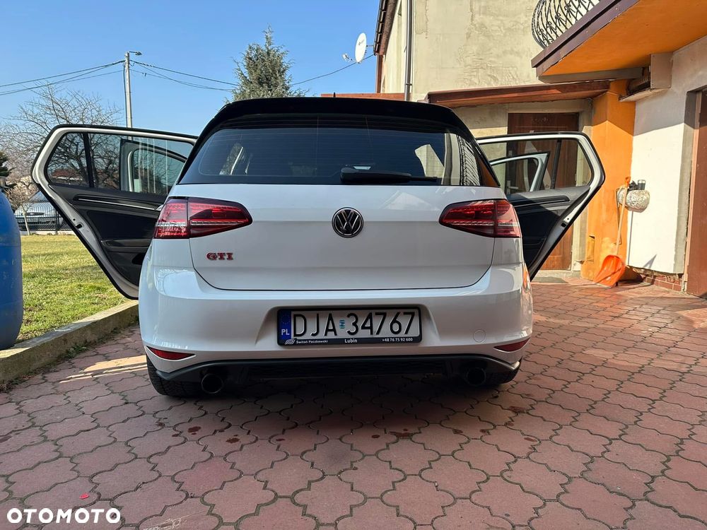 Volkswagen Golf GTI (BlueMotion Technology) DSG - 2