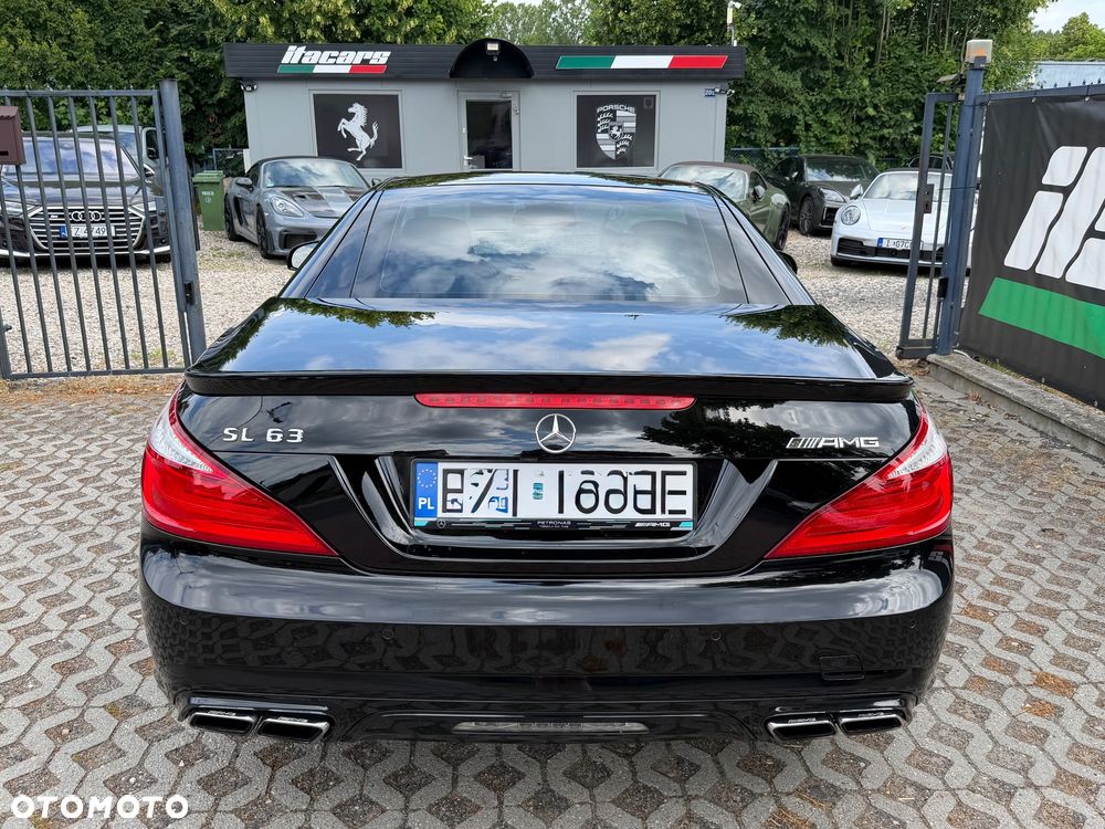 Mercedes-Benz SL 63 AMG - 15