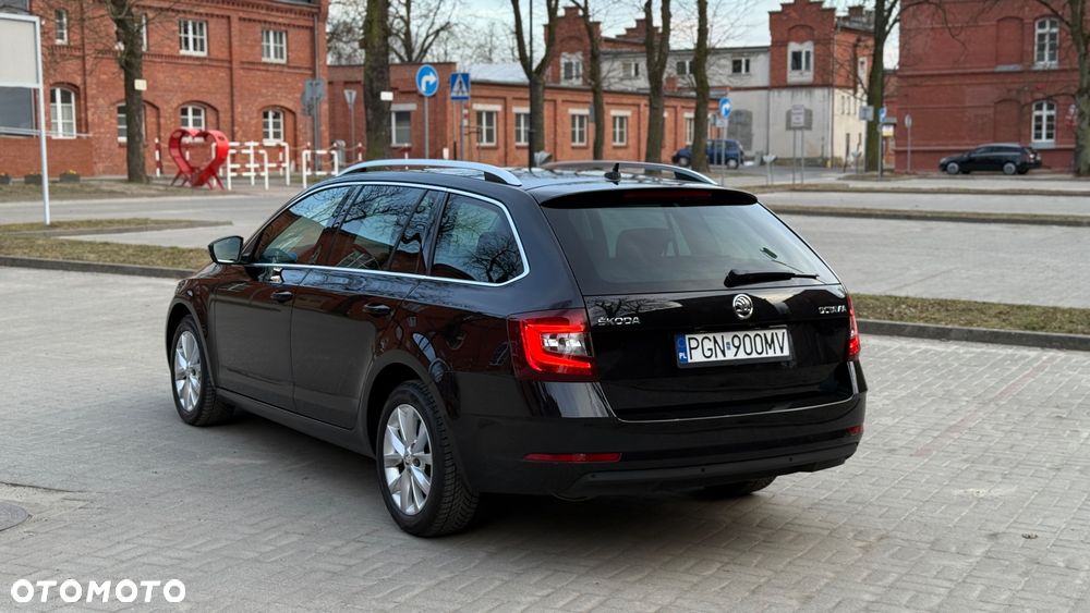 Skoda Octavia 2.0 TDI Style DSG - 11