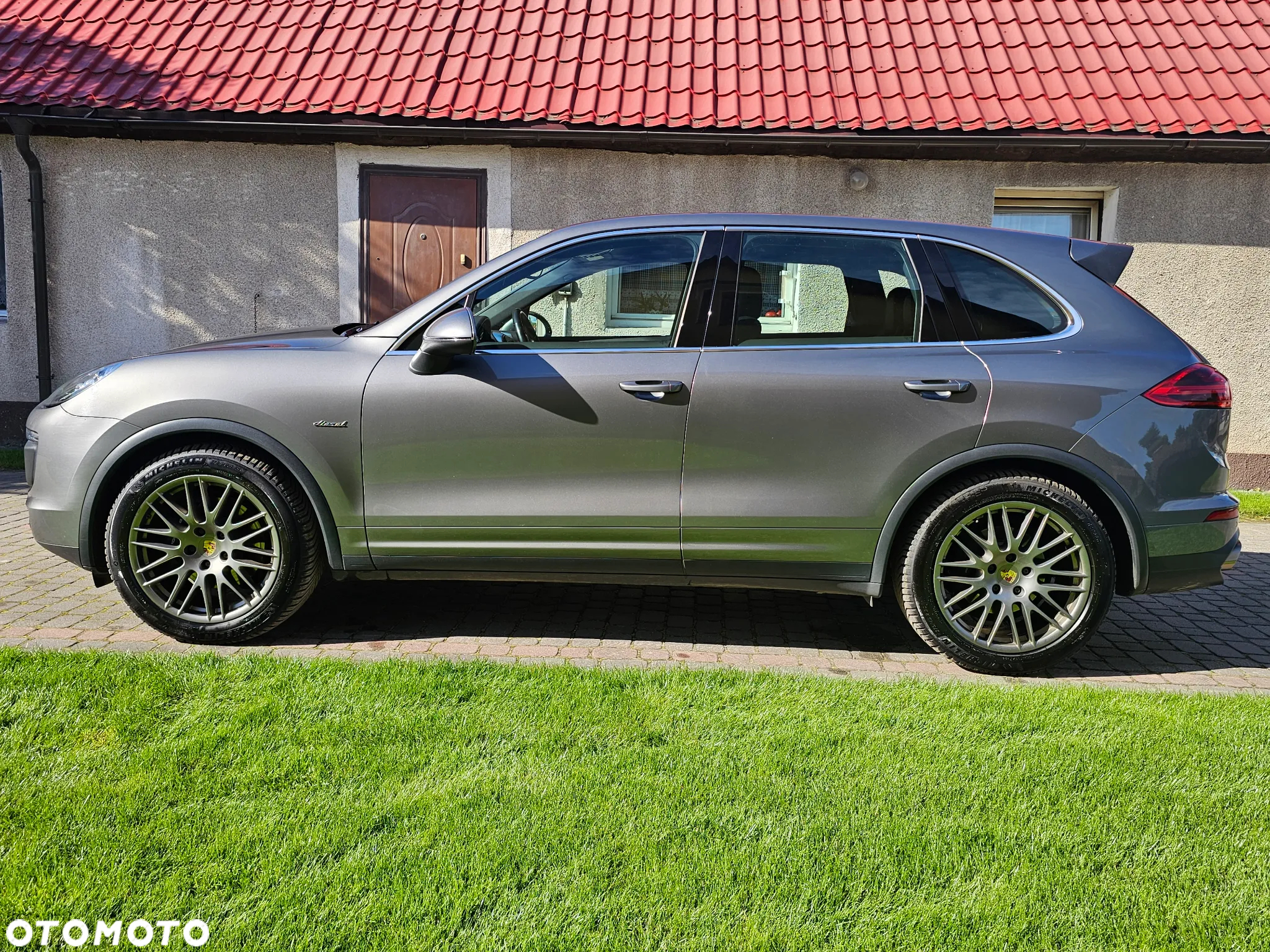 Porsche Cayenne Diesel Platinum Edition - 36