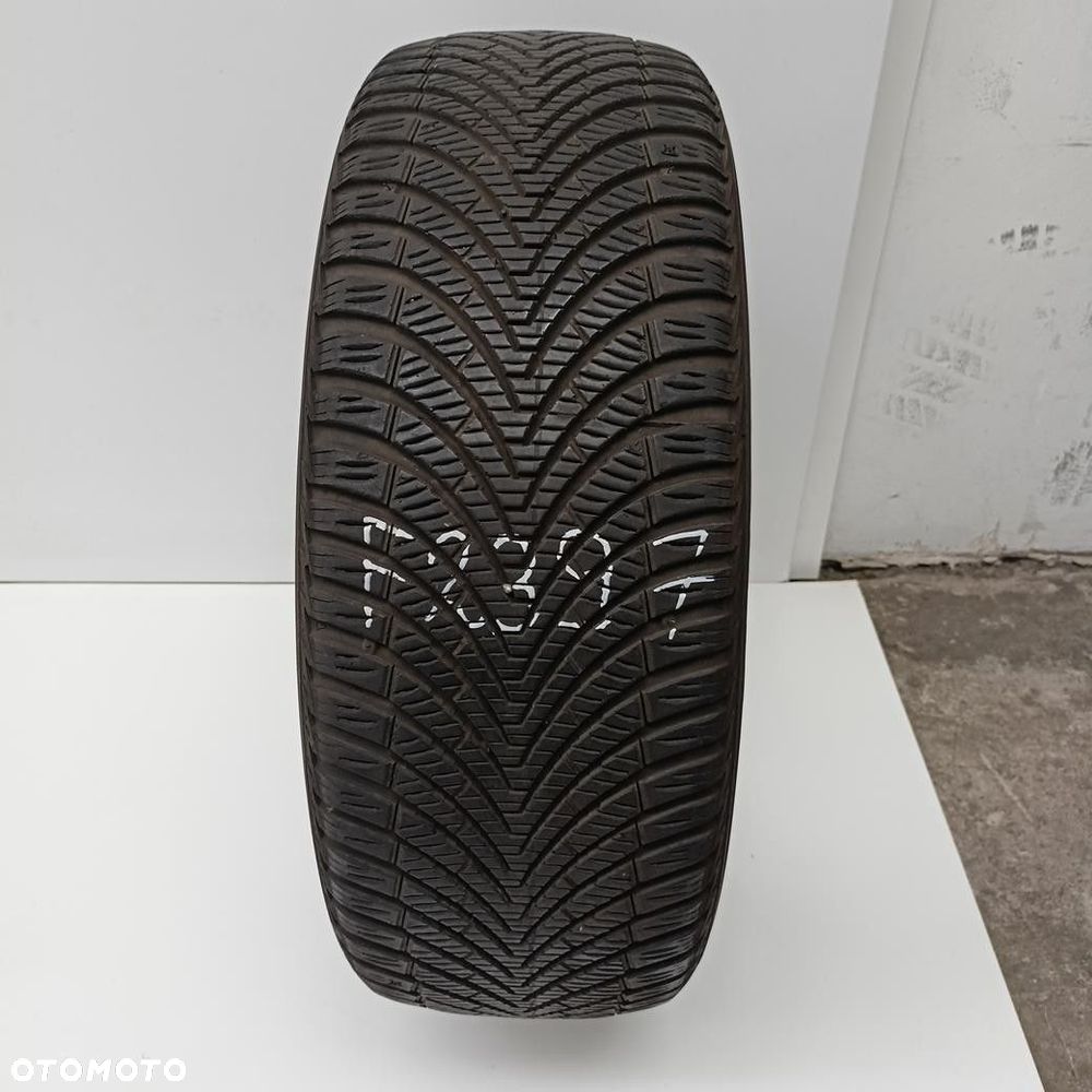 Opona 215/50/18 Kumho Solus 4S HA32 (F2397)
