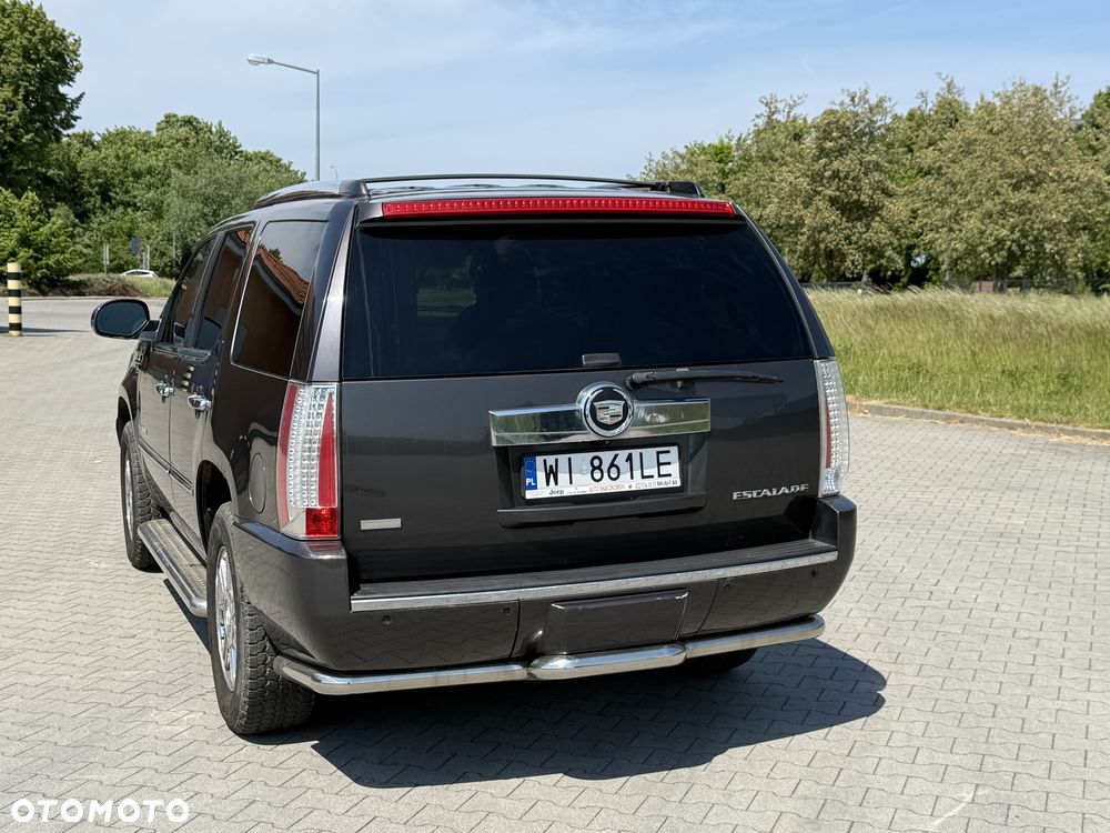 Cadillac Escalade - 5