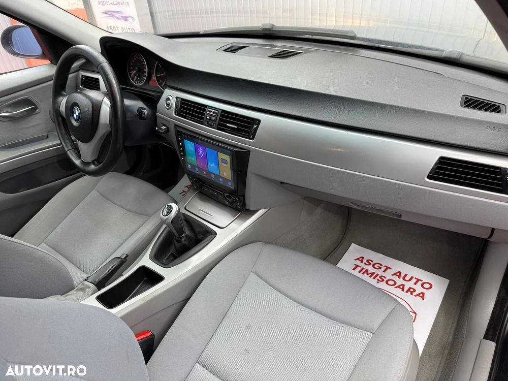 BMW Seria 3 318i Touring - 7