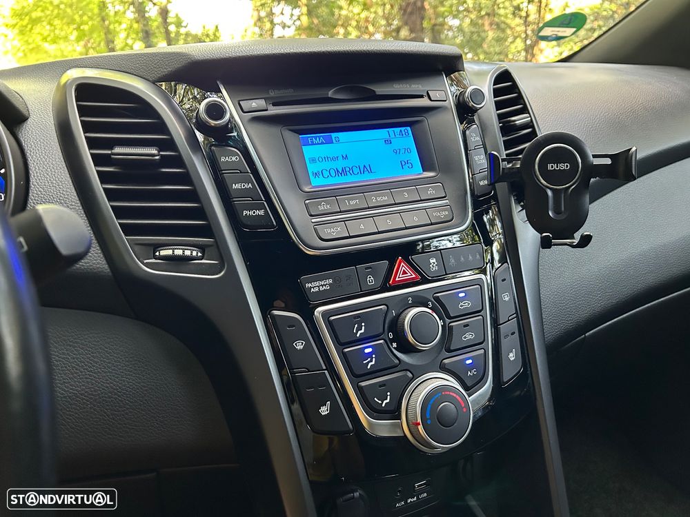 Hyundai i30 1.6 CRDI Blue Comfort J16 - 24