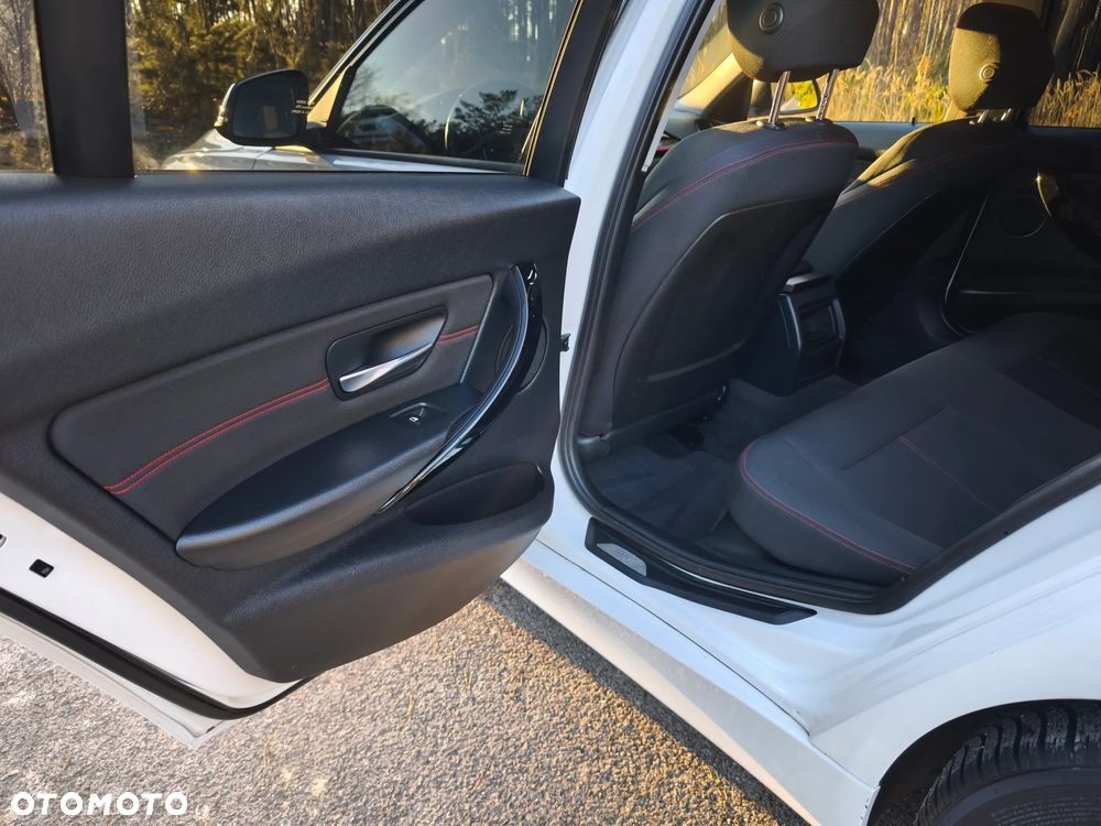 BMW Seria 3 318d Blue Performance Sport Line - 15