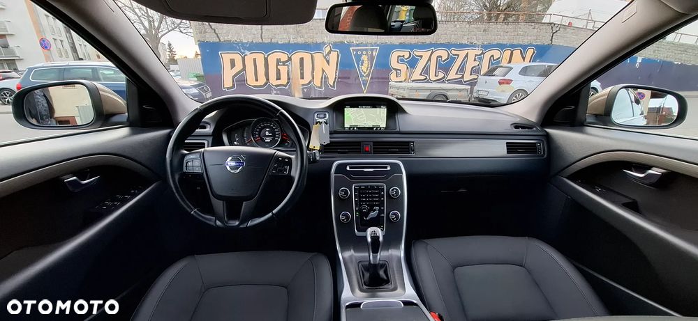 Volvo V70 D2 Momentum - 12