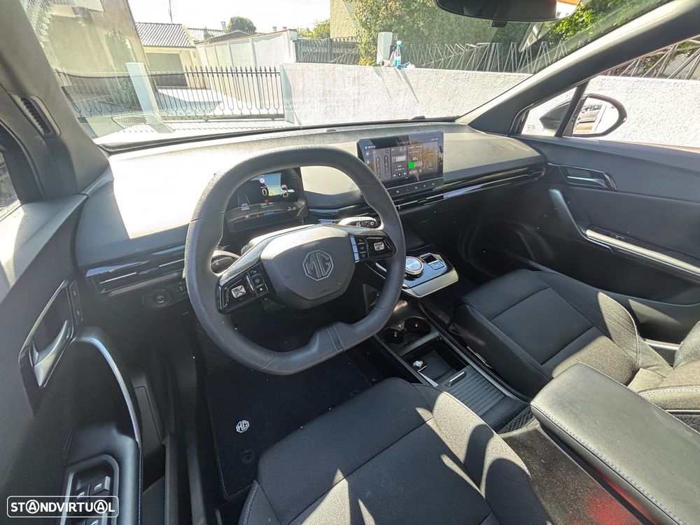 MG MG4 64 kWh Luxury - 12
