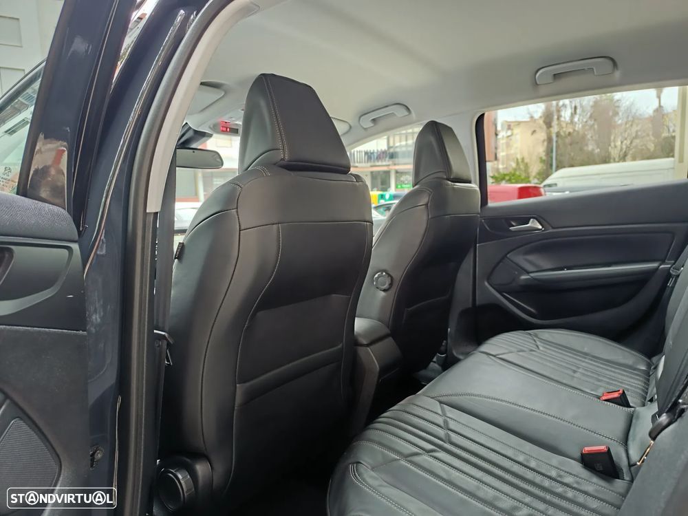 Peugeot 308 PureTech 130 EAT8 Allure - 17