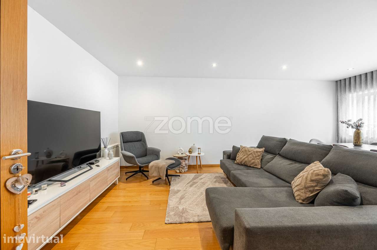 T2 com Suite, Closet e Garagem | Junto à Igreja de Sta Rita, Ermesi... - Grande imagem: 5/32