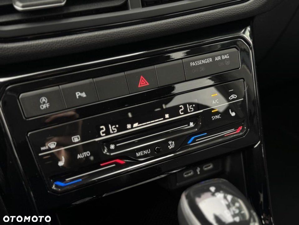 Volkswagen T-Cross - 17