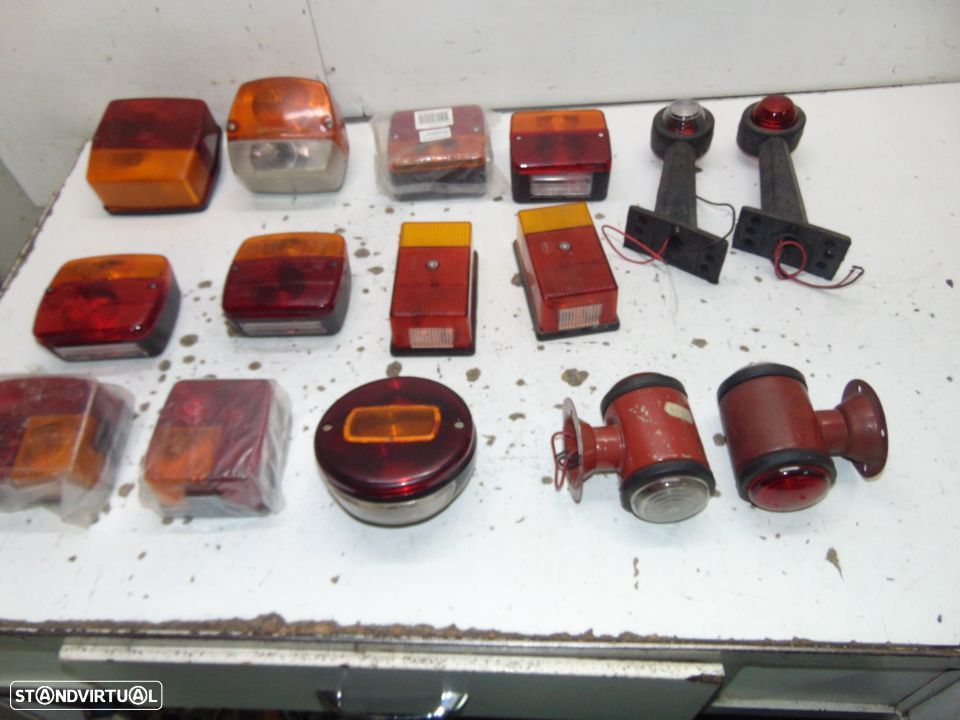 Antigos furgões, reboques vários farolins - 10