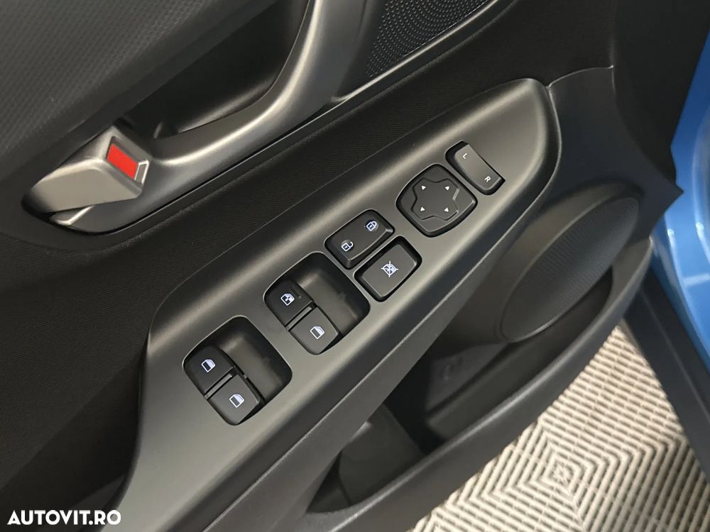Hyundai KONA - 15