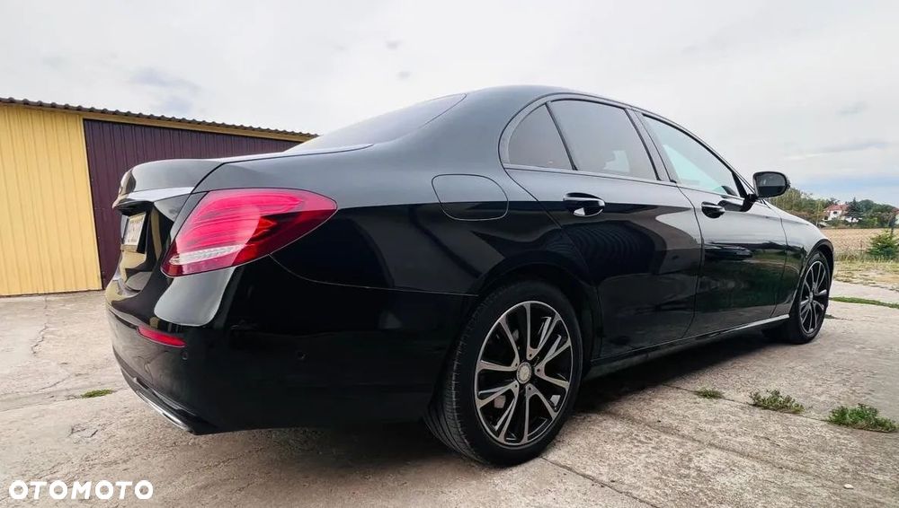 Mercedes-Benz Klasa E 220 d 9G-TRONIC - 18