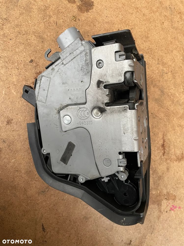 BMW E46 Compact zamek z drzwi lewy przód przedni 7 PIN EU 8253431 - 4