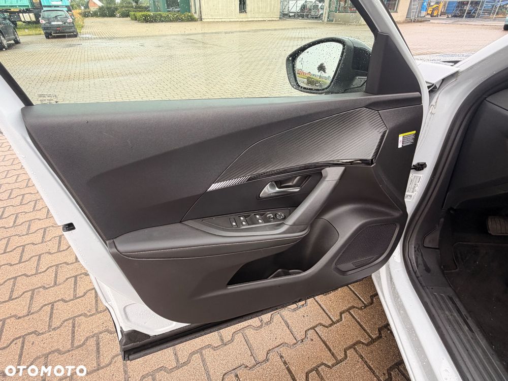 Peugeot 2008 Hybrid 136 e-DSC GT - 21