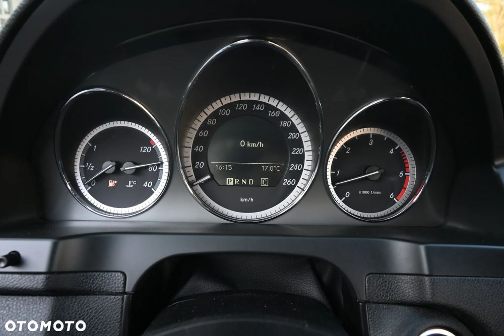 Mercedes-Benz Klasa C 350 CDI DPF 7G-TRONIC BlueEFFICIENCY Avantgarde - 24