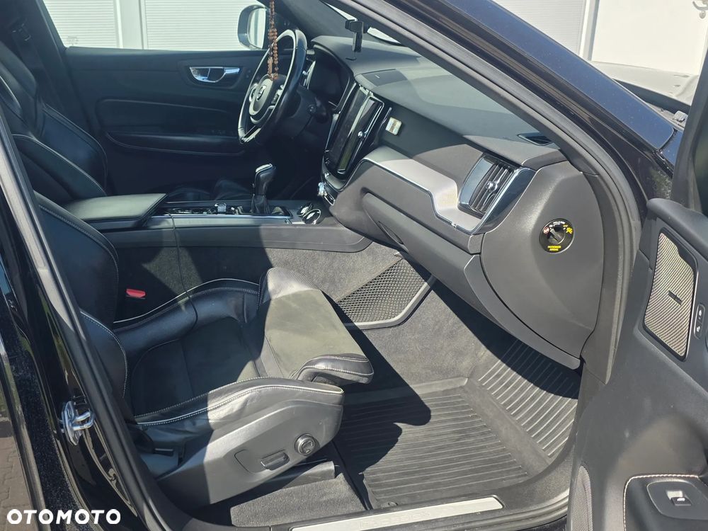 Volvo XC 60 D3 R-Design - 29