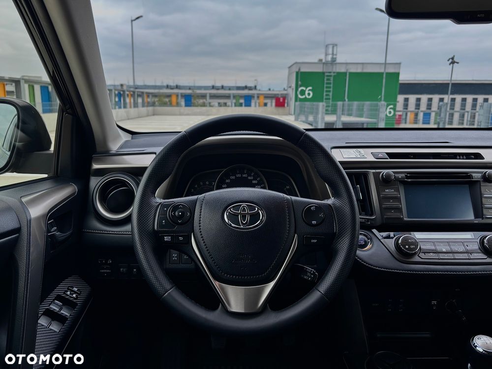 Toyota RAV4 - 9