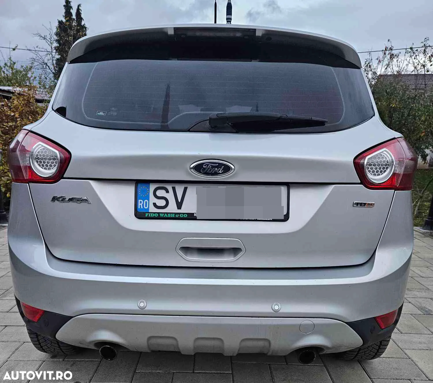 Ford Kuga - 2