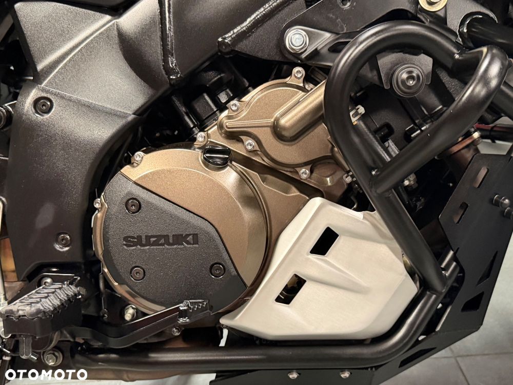 Suzuki V-STROM - 17