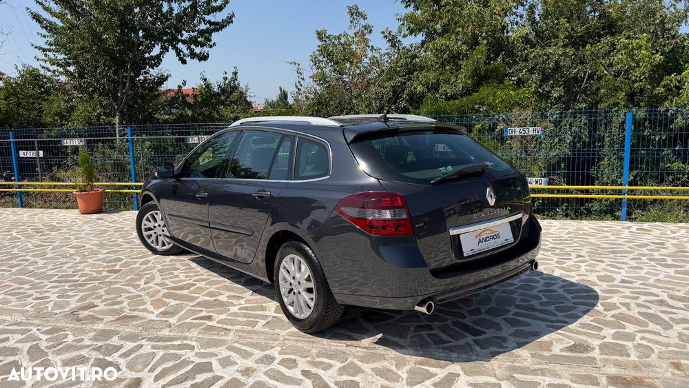 Renault Laguna dCi 150 FAP Start-Stop Paris Business - 4