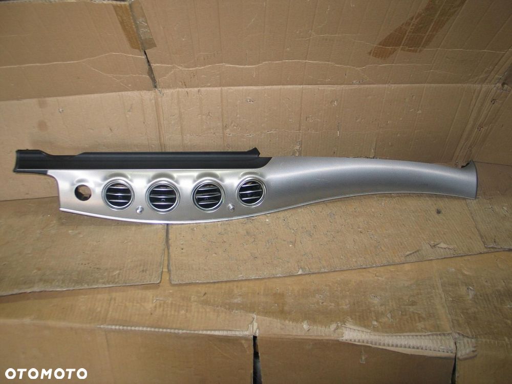 listwa zaslepka ramka panel dekor kratka chrom mercedes E klasa W213 europa