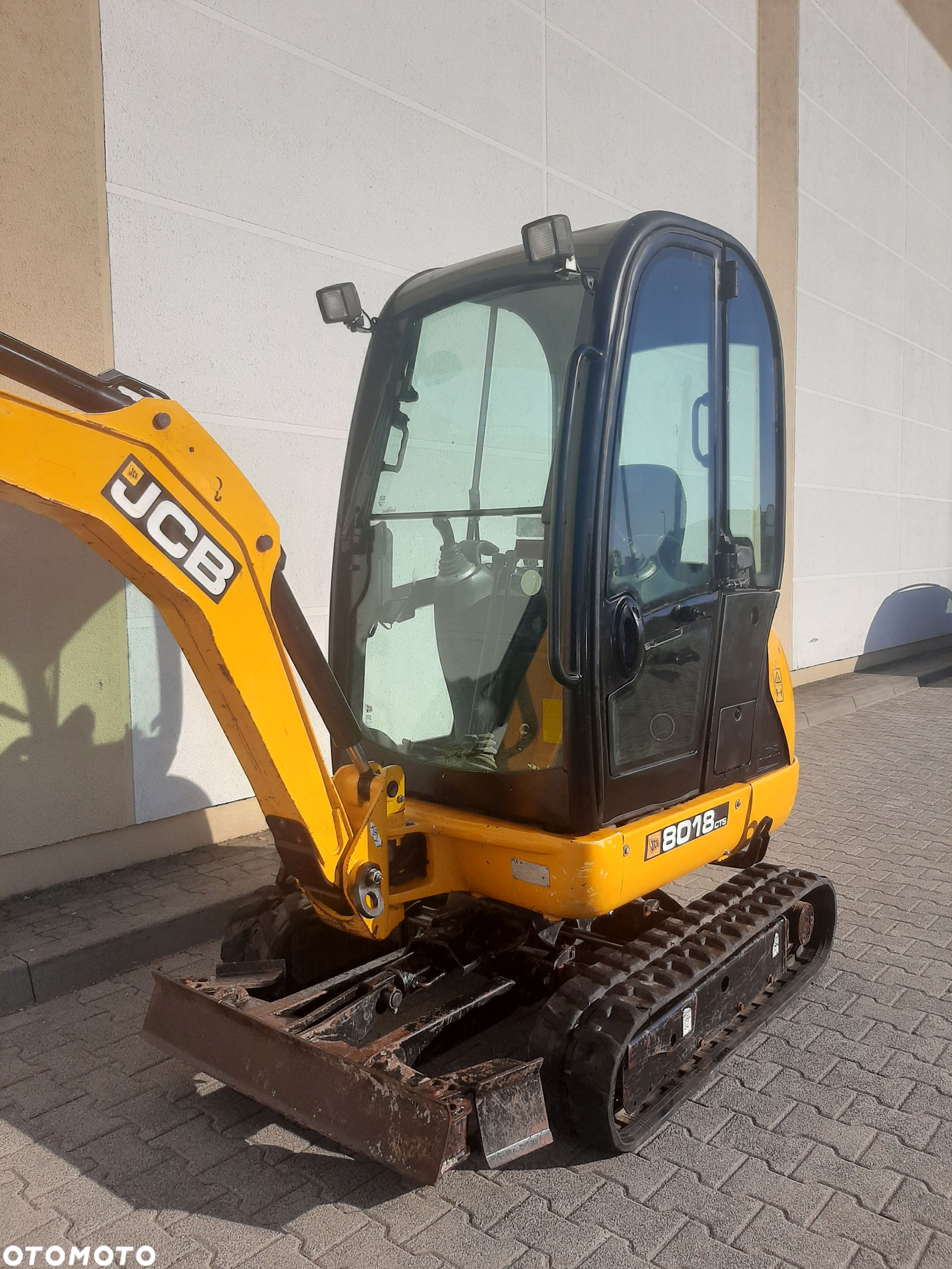 JCB 8018 - 8