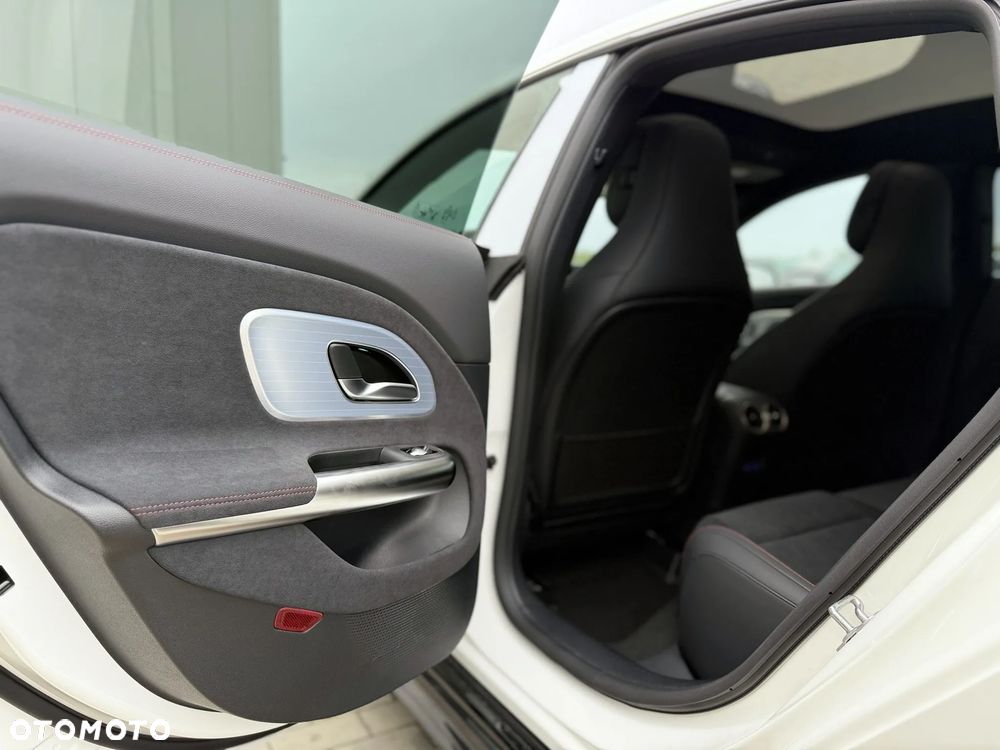 Mercedes-Benz CLA - 30