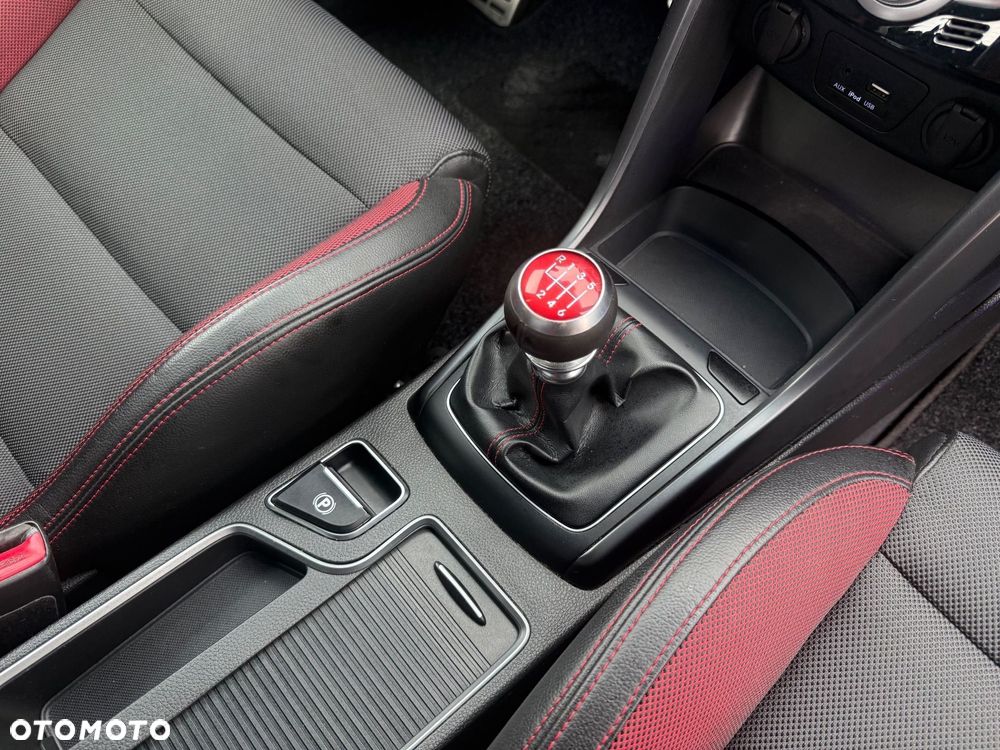 Hyundai i30 1.6 T GDI Turbo - 36