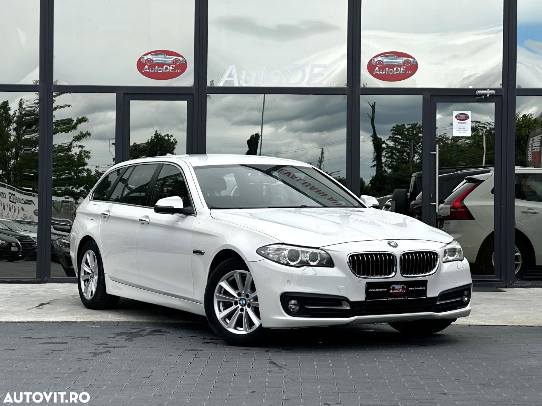 BMW Seria 5 518d Touring Aut. - 2