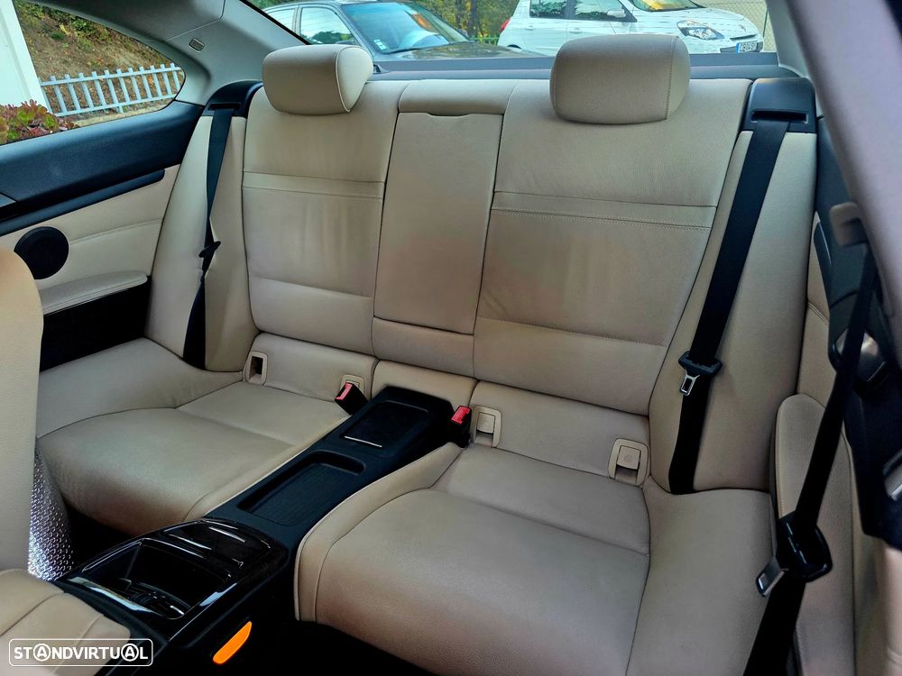 BMW 320 d M Sport Edition - 9